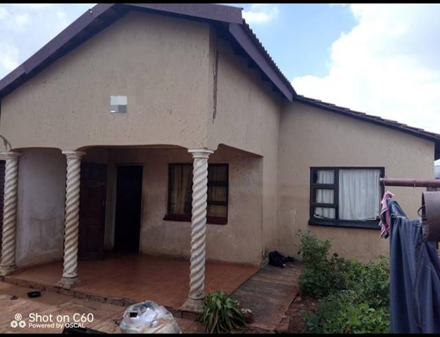 3 BEDROOM HOUSE FOR SALE IN BRAAMFISCHERVILLE